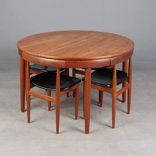 HANS OLSEN. für Frem Røjle, Sitzgruppe / Esszimmertisch mit vier Stühlen, 'Roundette', Teak, Entwurf 1952, Dänemark (5).