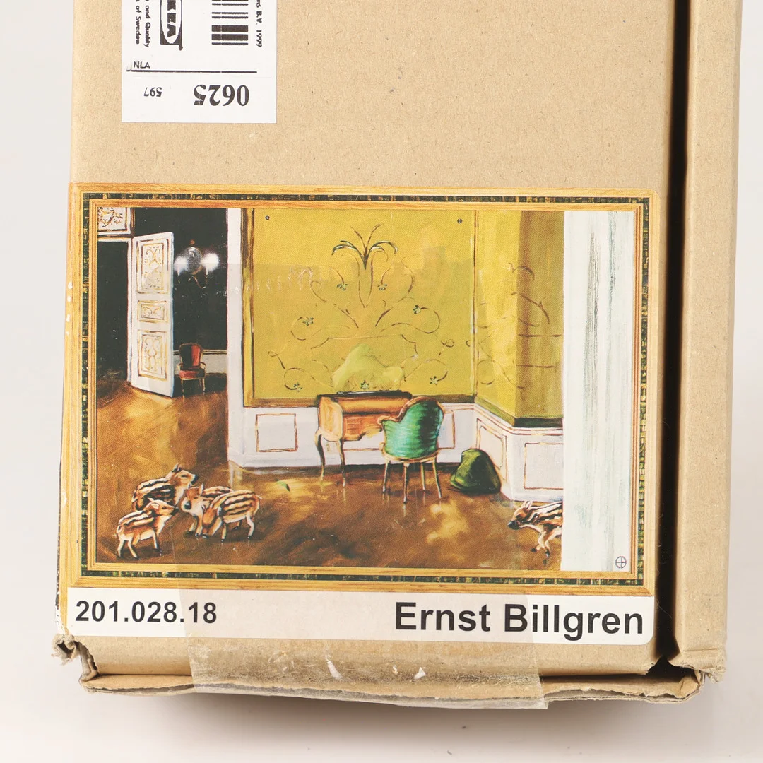ERNST BILLGREN. EFTER. Besök hemma, screentryck på duk, "Premiär", ur Ikeas Art Event-serie, 2006, upplaga 625/1000. — Engravings & Prints — Helsingborgs Auktionskammare