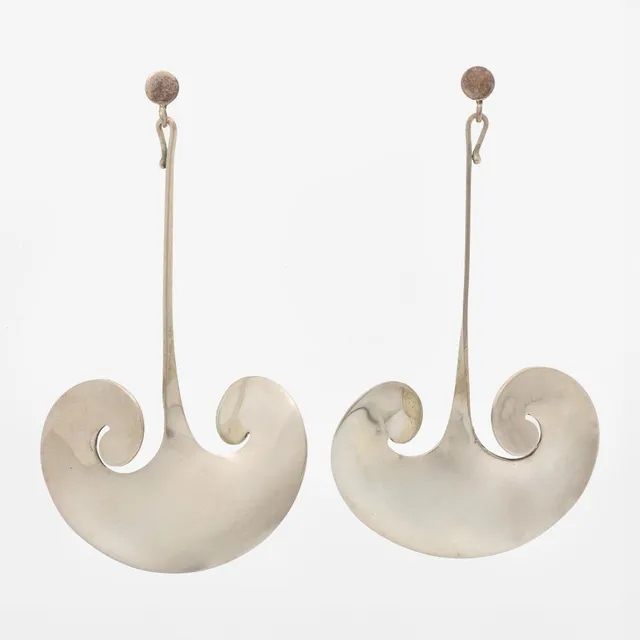 Vivianna Torun Bülow-Hübe, ett par örhängen, sterlingsilver, för Georg Jensen, Danmark.