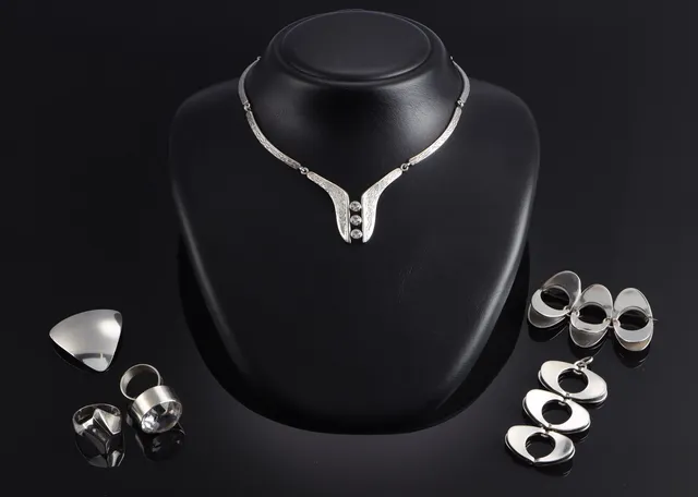 N.E. From. A collection of sterling silver jewellery, i.a. with rock crystal 114 g (6)