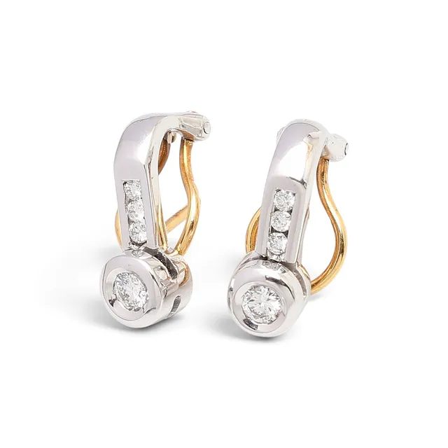 Diamonds earrings.