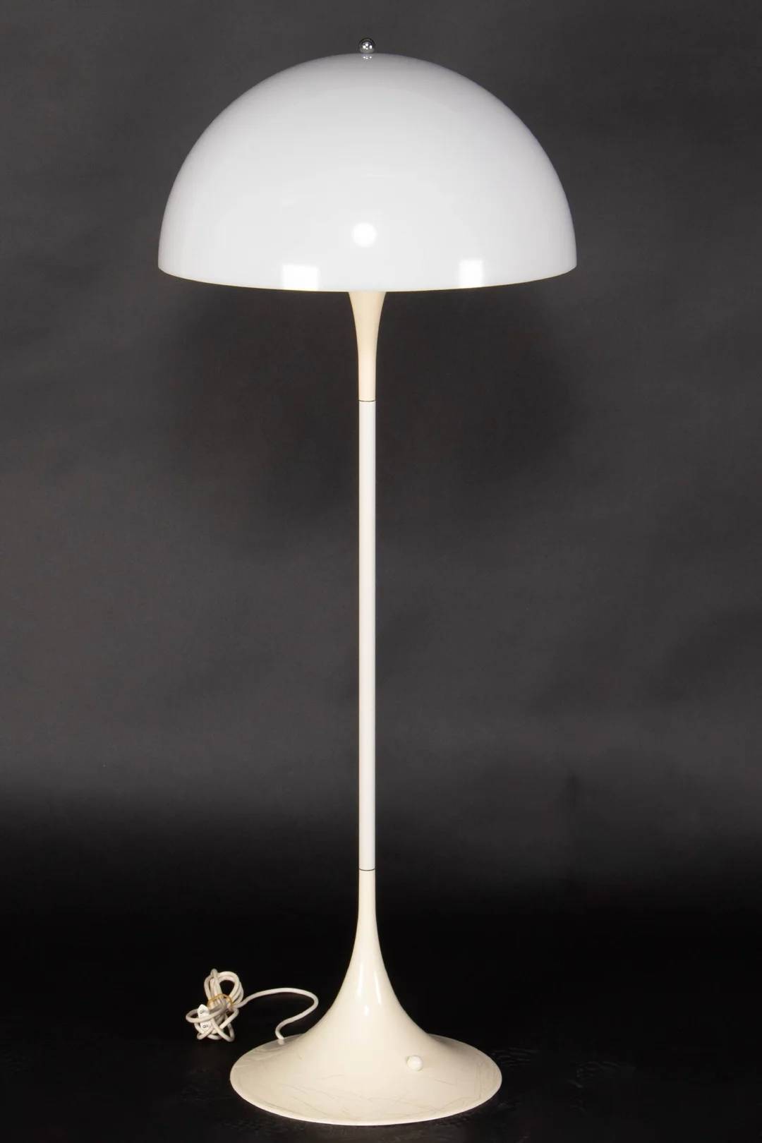 Verner Panton Pantella floor lamp. — Furniture/Cabinets, chests of drawers — Lauritz