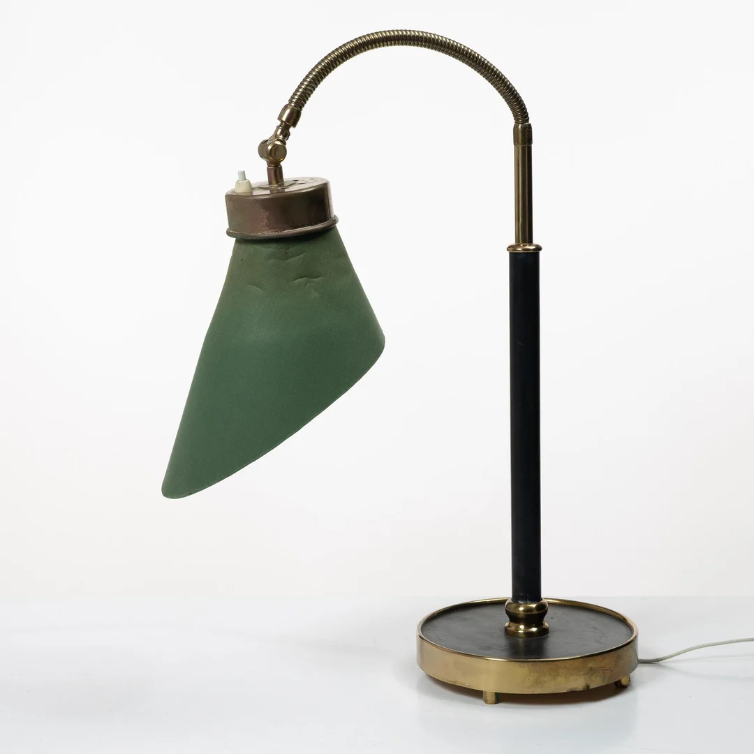 Josef Frank, Bordslampa, modell G2434, Firma Svenskt Tenn. — Design/Belysning — Bukowskis