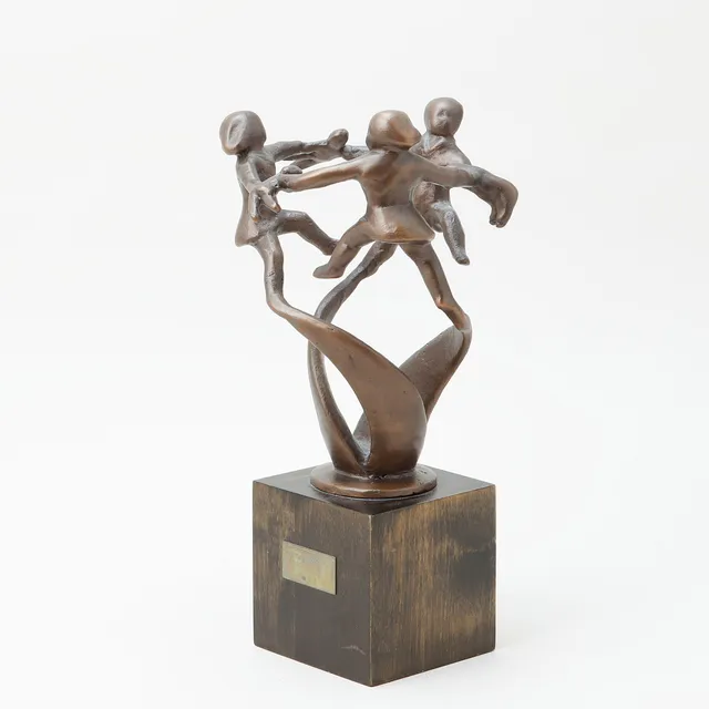 BROR FORSLUND. "Dansa min docka", skulptur, brons.