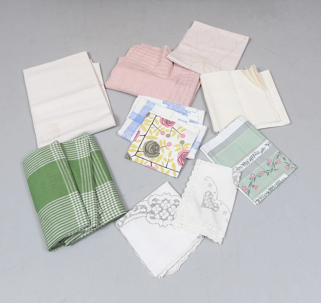 DUKAR, LINNETYG 10 delar. — European Carpets & Textiles — Gomér & Andersson Linköping