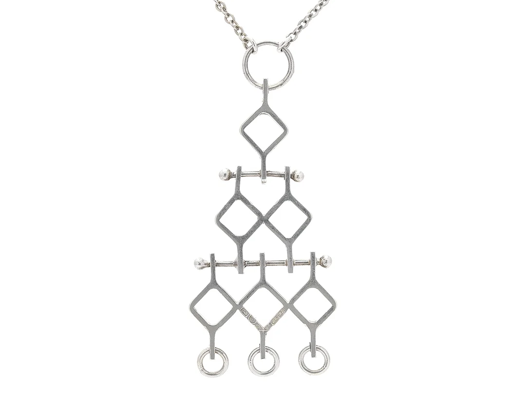 HÄNGE/KEDJA, silver, Finland, längd 62 cm, vikt 17 g. — Smycken/Hänge med kedja — Kaplans