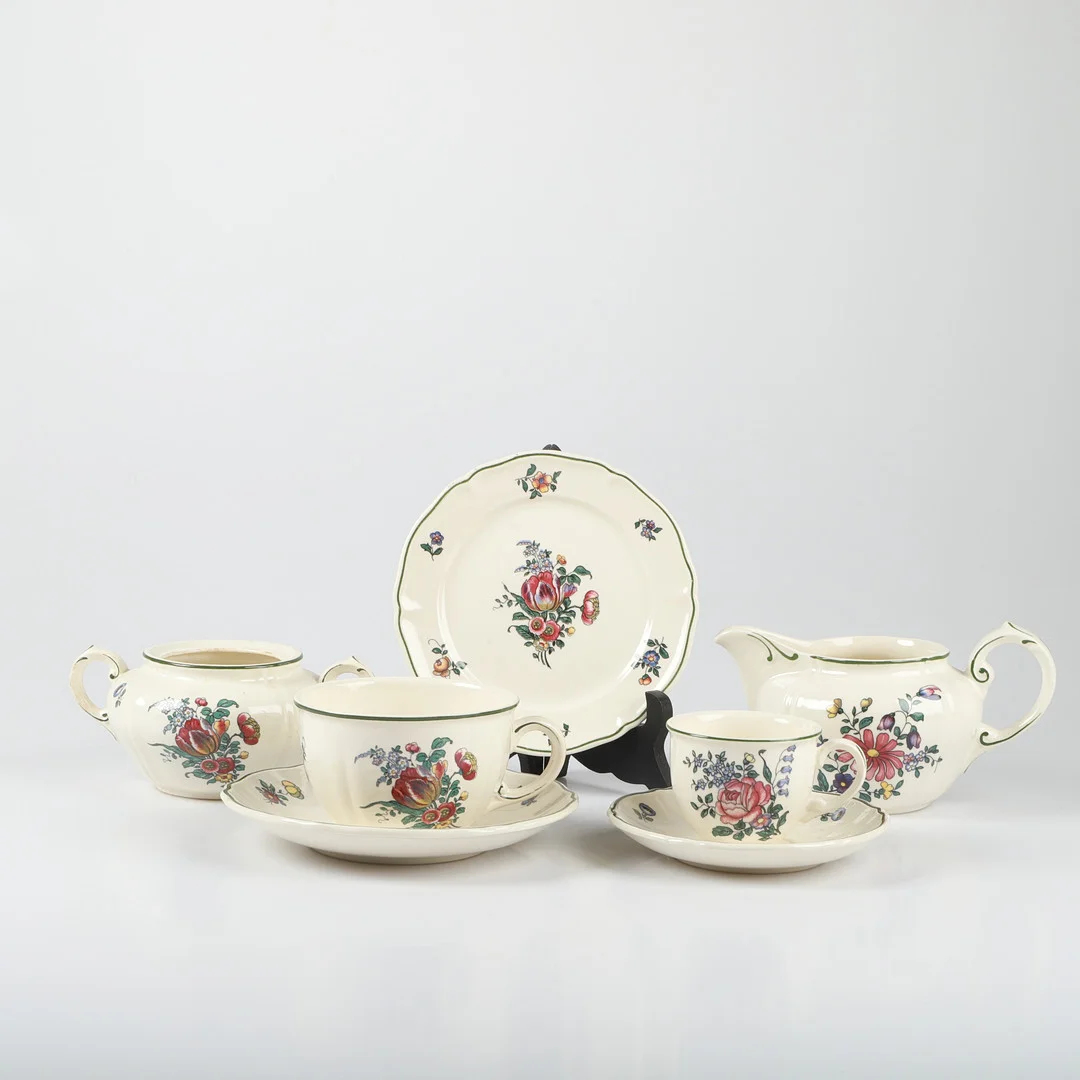 KAFFESERVIS, 38 delar, "Mettlach", Villeroy & Boch, Tyskland. — Tableware — Helsingborgs Auktionskammare