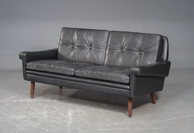 Svend Skipper, 2-pers. sofa med sort læder