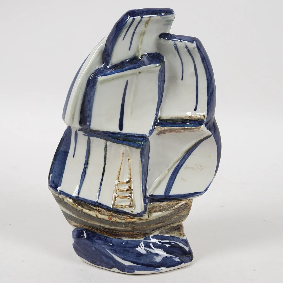 TIMO SARVIMÄKI. Skulptur, keramik, "Skepp", monogramsignerad, Designhuset. — European — Ekenbergs Auktioner