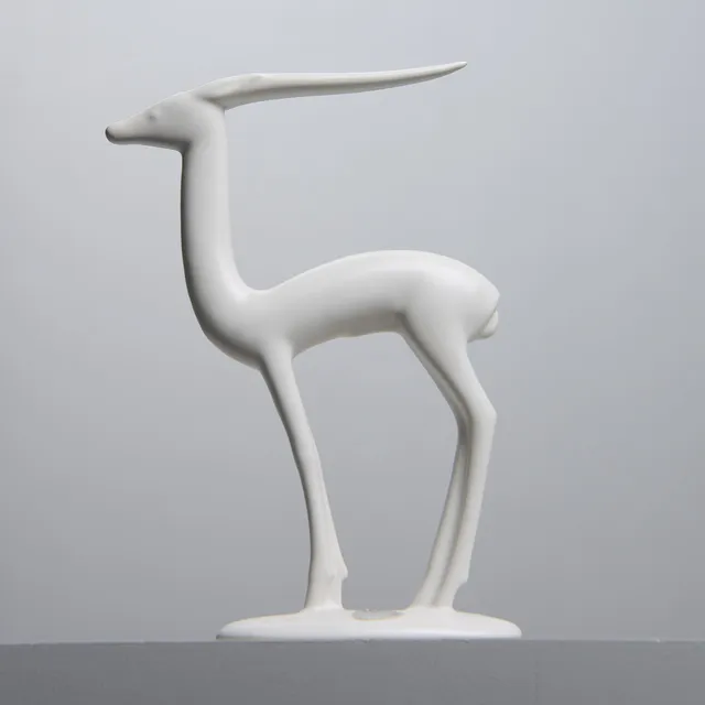 EDUARD HERMANUTZ. Skulptur, gasell, Villeroy & Boch, 1930-tal.