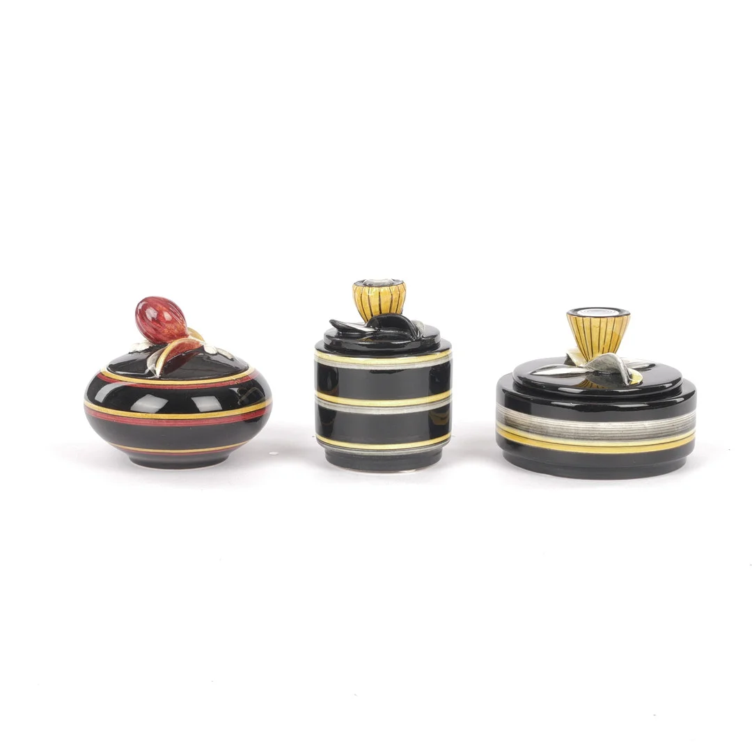 ILSE CLAESSON. Lockaskar, 3 st, "Serie V", Art Deco, flintgods, Rörstrand, 1920/30-tal. — European — Auktionsfirma Kenneth Svensson i Kalmar