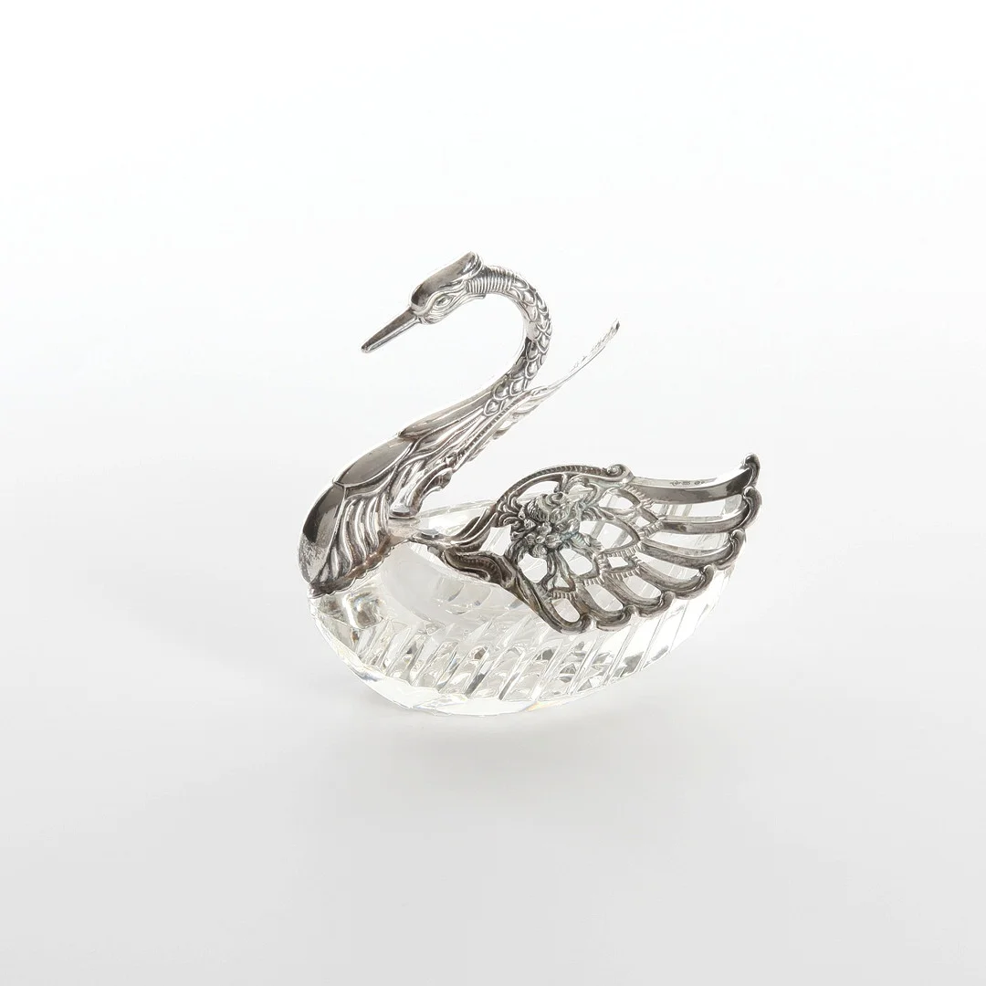 SMÖRSVAN, silver och glas, 1900-talets andra hälft. — Silver — Auktionsverket Engelholm