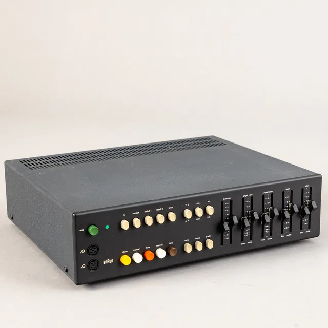 DIETER RAMS. Braun, Preamplifier with SQ decoder, CSQ 1020.