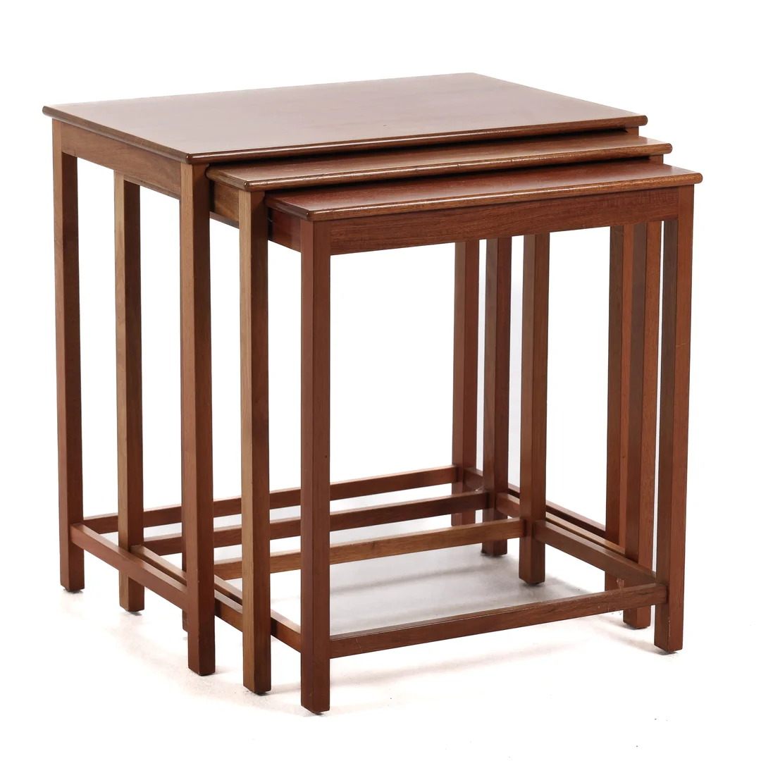 Danish furniture manufacturer: Nesting tables - mahogany (3) — Furniture/Coffee tables, occasional tables — Lauritz