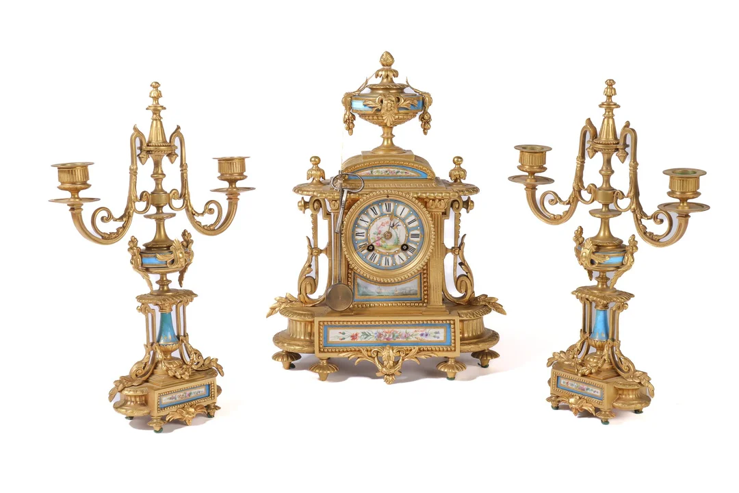 Japy Freres. French Napoleon III gilt bronze and porcelain fireplace mantel, circa 1870 (3) — Watches and clocks/Table clocks, mantle clocks — Lauritz