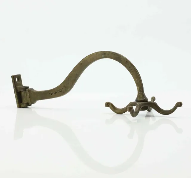 KLÄDHÄNGARE, mässing, Nils Petter Linderberg, Sundsvall, omkring 1900.