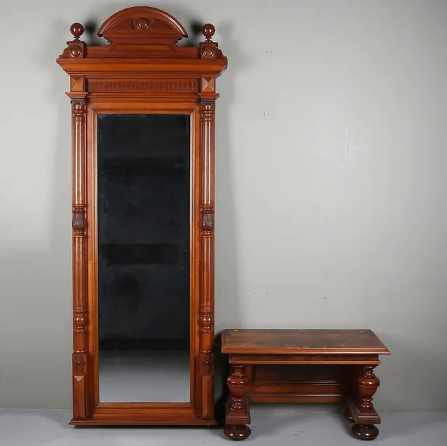 SPEGEL MED KONSOLBORD, nyrenässansstil, 1800-talets andra hälft.