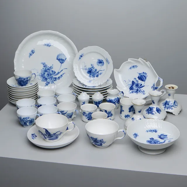 ROYAL COPENHAGEN, kaffeservisdelar, "Blå Blomst", 32 delar.