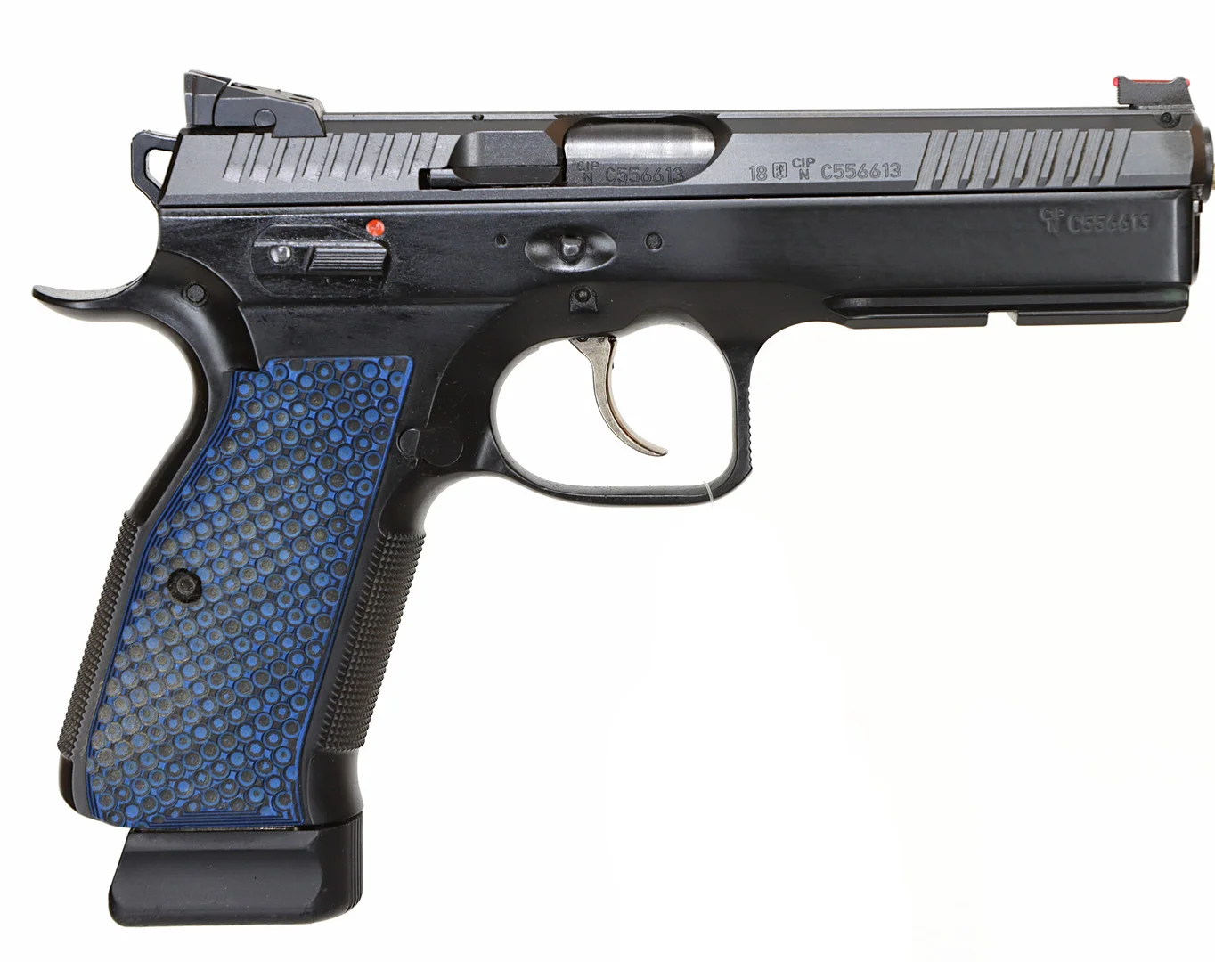 PISTOL, Halvautomatisk, fabrikat CZ, modell Shadow 2, kaliber 9x19, tillv.nr C556613, se-nr SE2923337. — Pistols — Walter Borg