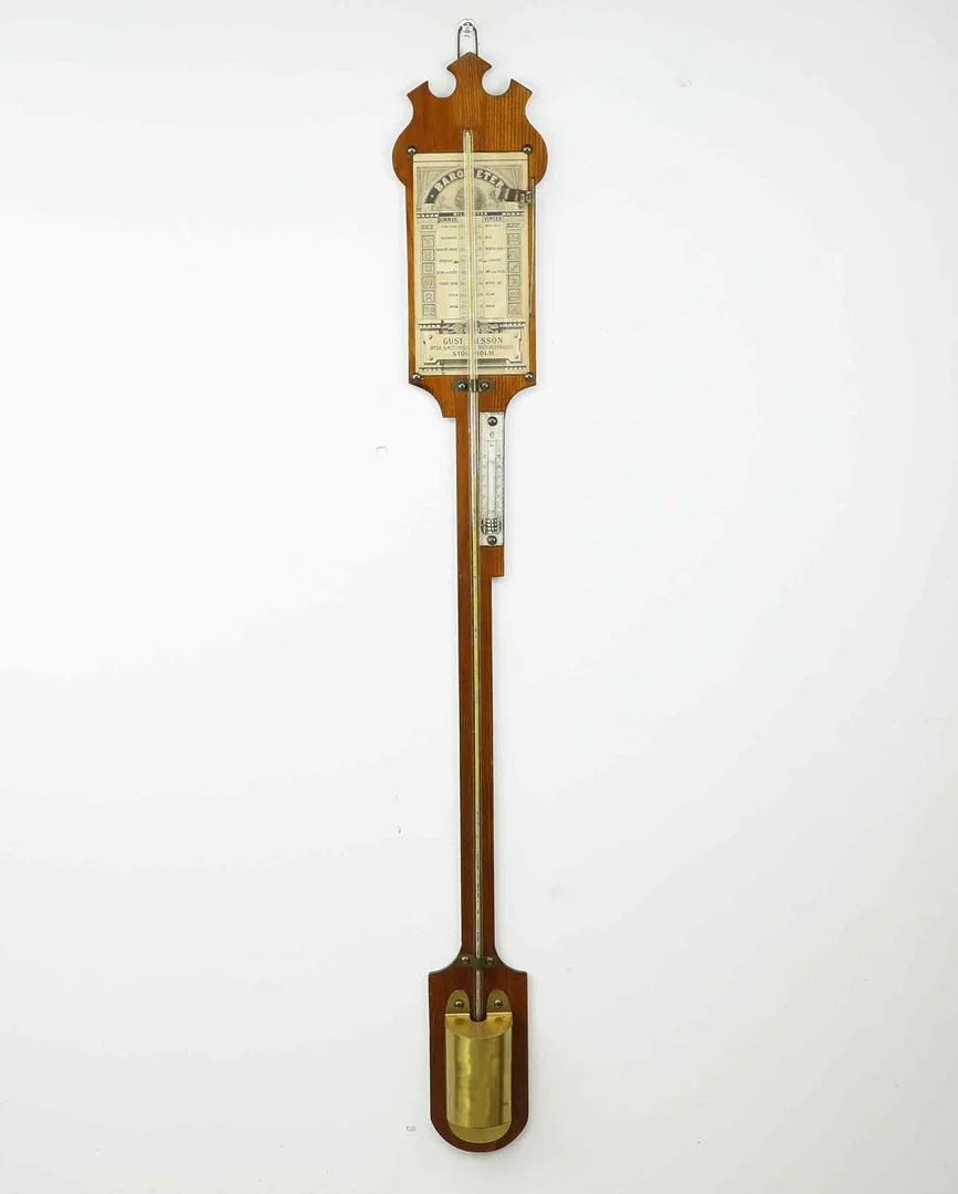 BAROMETER, Gust Nilsson, optisk och meteorologisk instrumentmakare, Stockholm, omkring sekelskiftet 1900. — Technica & Nautica — Hälsinglands Auktionsverk