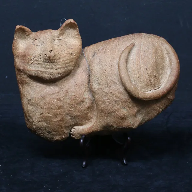 AMIE STÅLKRANTZ. Katt. Väggskulptur, keramik, signerad.