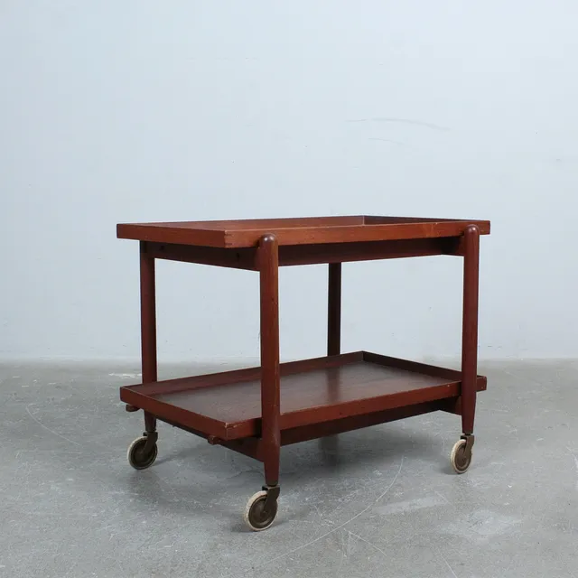 POUL HUNDEVAD. für Hundevad & Co, Tabletttisch aus Teak mit Zwei Tabletts der 1970er.