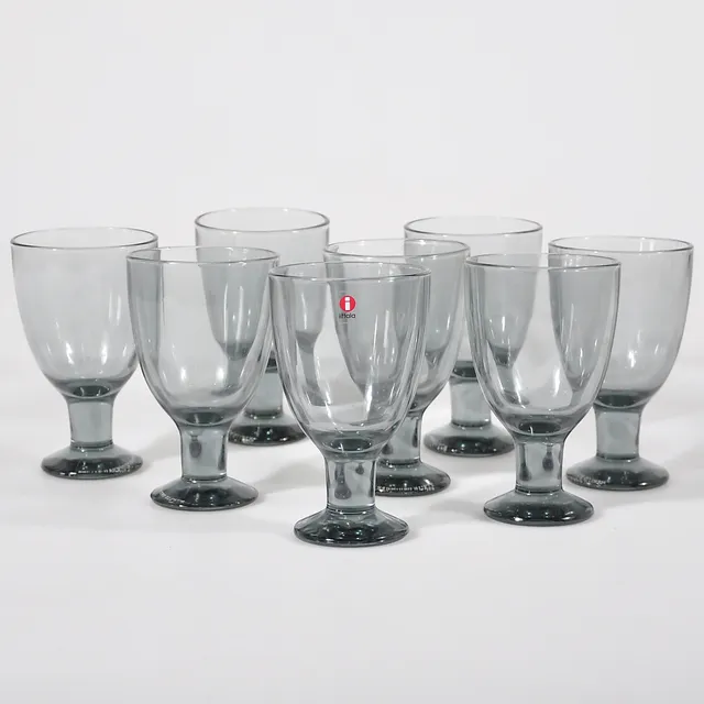 KERTTU NURMINEN. IITTALA VINGLAS, 8 st MODELL VERNA DESIGN.