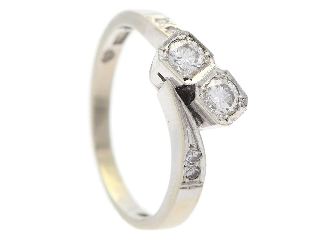 RING, 18K vitguld, briljant och åttkantslipade diamanter 0,35 ctv enligt gravyr, ca TW-W/VS, stl 16,5 mm, vikt 3,6 g. — Smycken/Ring — Kaplans