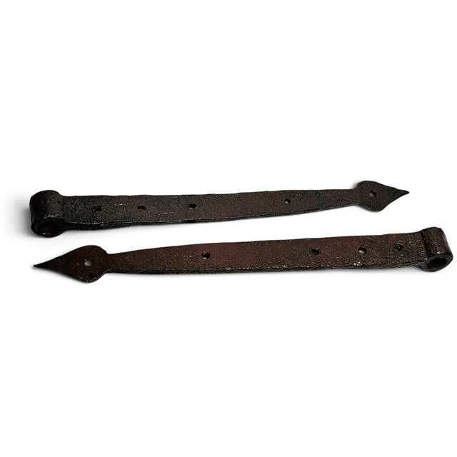 Dos bisagras antiguas en hierro. siglos XVII-XVIII.