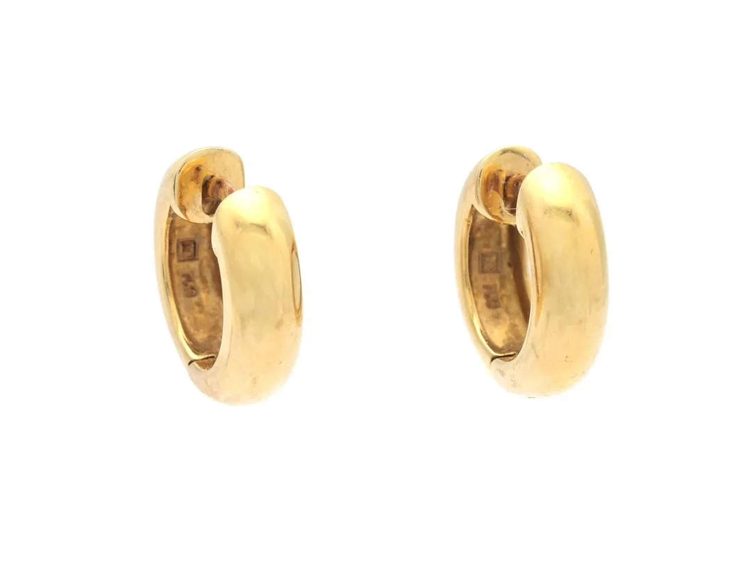 ÖRRINGAR, 18K guld, höjd 12,0 mm, bredd 3,9 mm, vikt 4,7 g. — Smycken/Örringar — Kaplans