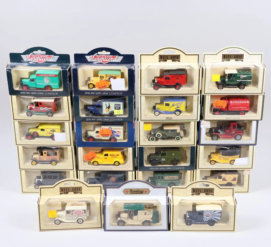 MODELLBILAR, Days Gone, transportbilar, 23 st. — Model cars — Markus Auktioner
