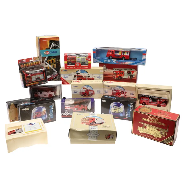 BOXED FIRE ENGINE MODELS - INCLUDING CORGI.