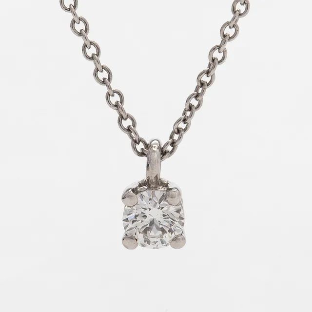 Tiffany & Co, halsband, platina, med en briljantslipad diamant.