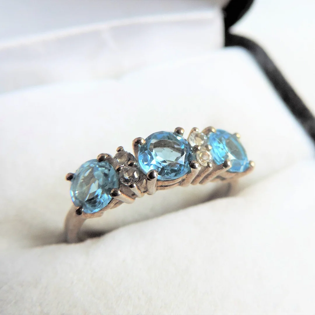 STERLING SILVER TOPAZ RING. — Rings — Chalkwell Auctions