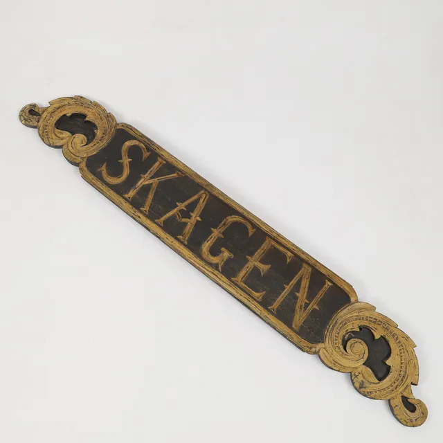 NAMNBRÄDA, "Skagen", bemålat trä, 1900/2000-tal.