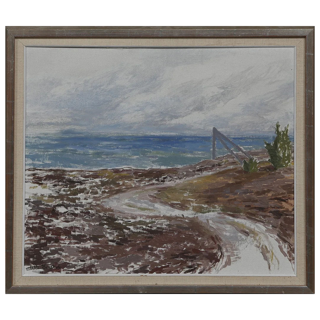 ULLA BERTHELS. (1923-1990) OLJA PÅ PANNÅ "GILLBERGA, ÖLAND, 1966" SIGNERAD, TEXT A TERGO. — Paintings — Auktionskammaren Sydost Kalmar