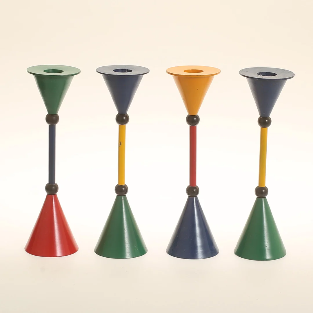 ANNA EFVERLUND. Ljusstakar, 4 stycken, metall, "Konfetti", IKEA, 1990-tal. — Candlesticks — RA Auktionsverket Norrköping