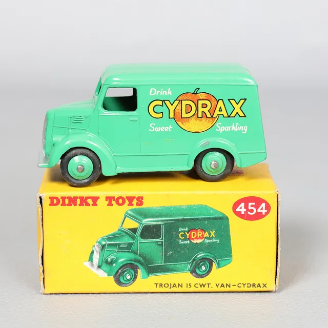 DINKY TOYS NO. 454 TROJAN 15 CWT. VAN - CYDRAX.