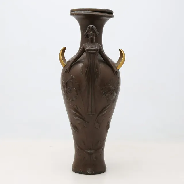 French vase in patinated and gilt calamine, early 20th Century.