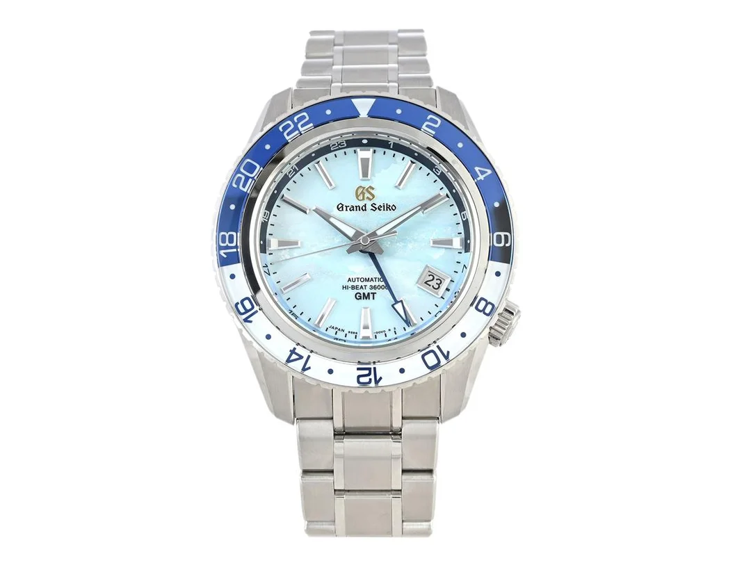 GRAND SEIKO, Hi-Beat GMT, "Sea of Clouds, 25th Anniversary", Cal 9S86 A, Serie nr. 001735, Ref nr. SBGJ275, Boett nr. 9S86-00W0, herrur, 44,2 mm, stål, automatisk, safirglas, datum, 24-timmarsvisning, glasbaksida, originallänk, viklås, Ref nr. AA1B-B-F, cert, januari 2024, box, ytterkartong. Limiterad och numrerad (Nr. 1735/2000). — Klockor/Seiko — Kaplans