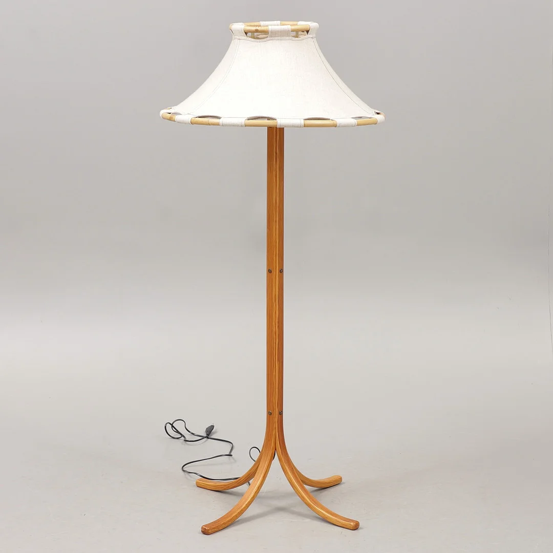 ANNA EHRNER. Golvlampa, "Anna", Ateljé Lyktan. — Floor lights — Växjö Auktionskammare