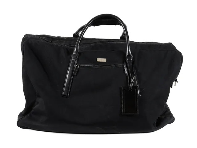 BAG, GUCCI, svart nylon, svarta läder detaljer, 63x43x26cm, två större fack med ett mellanfack, två hänglås (nycklar saknas)
