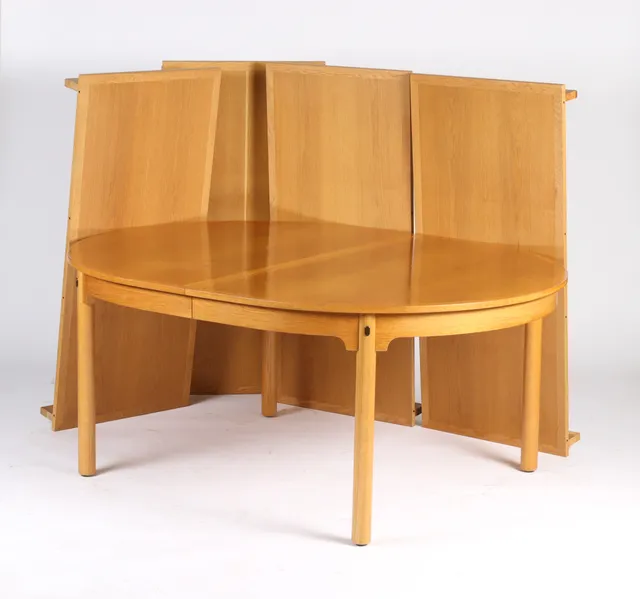 Børge Mogensen, 'Øresundsserien', oval dining table, oak, L. 170 / 410 cm (5)