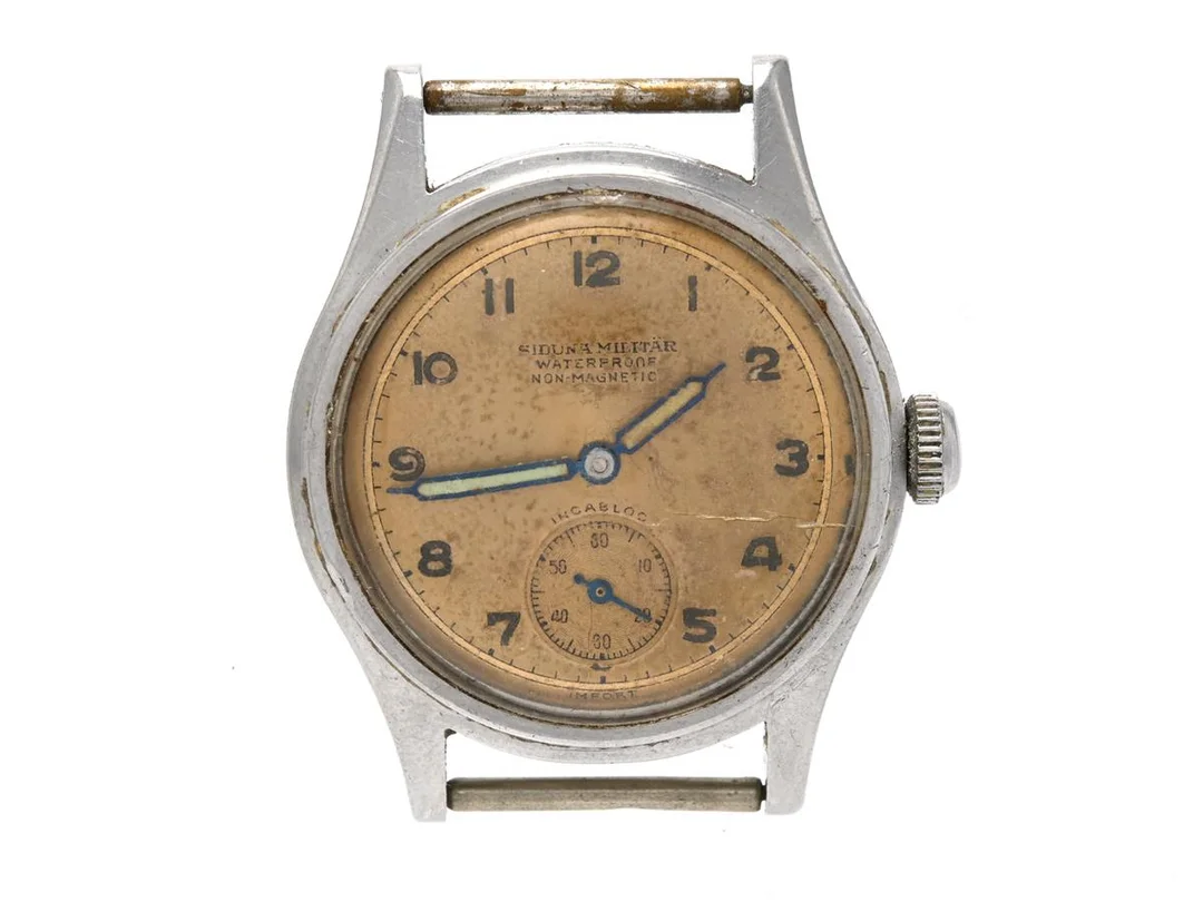 SIDUNA MILITÄR, herrur, 31 mm, Boett nr. 252249, stål, manuell, plexiglas, liten sekundvisare, skadad urtavla, defekt, ca 1940. — Klockor/Siduna — Kaplans