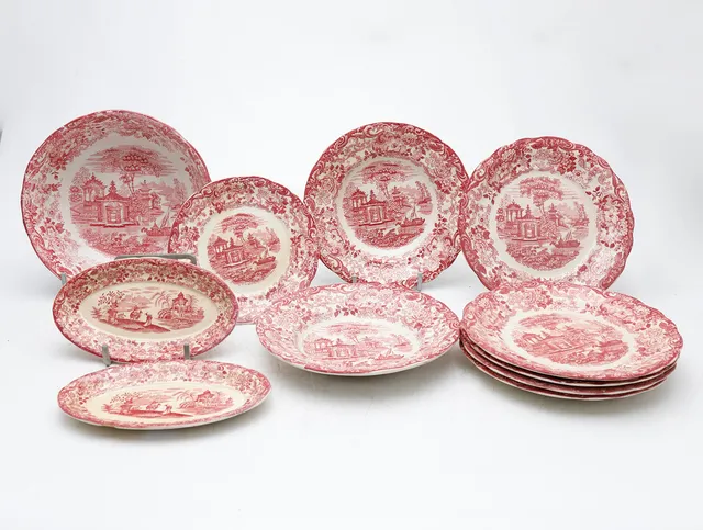 Tableware in patterned earthenware by Pickman from the Cartuja of Seville, second third of the 20th Century.