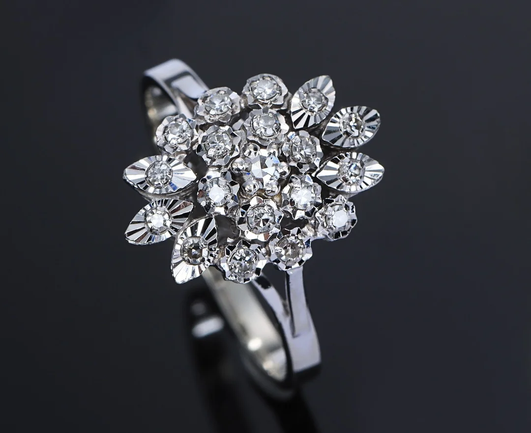 Diamantring af 14 kt. hvidguld, i alt ca. 0.20 ct — Jewellery/Rings — Lauritz