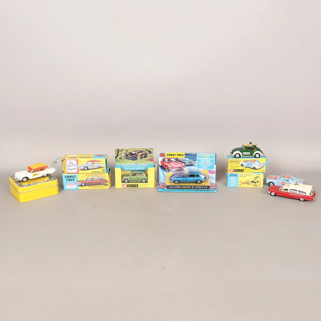 SIX BOXED CONTEMPORARY CORGI CARS & A TIN (7). — Model cars — Bishop & Miller