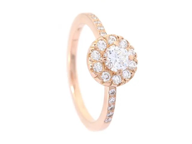 RING, 18K roséguld, briljantslipade diamanter ca 0,65 ctv, stl 17,5 mm, Johansson & Schöttle Guldsmedsateljé Ab, Norrköping 2017, vikt ca 4,0 g.