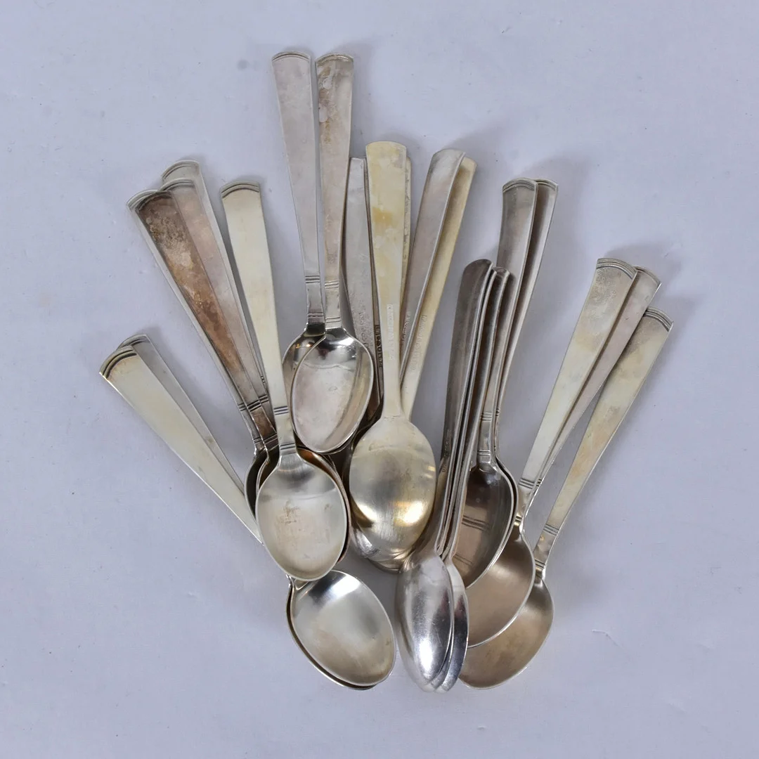JACOB ÄNGMAN. theskedar, 23 st, silver, Rosenholm. — Silver — Halmstads Auktionskammare
