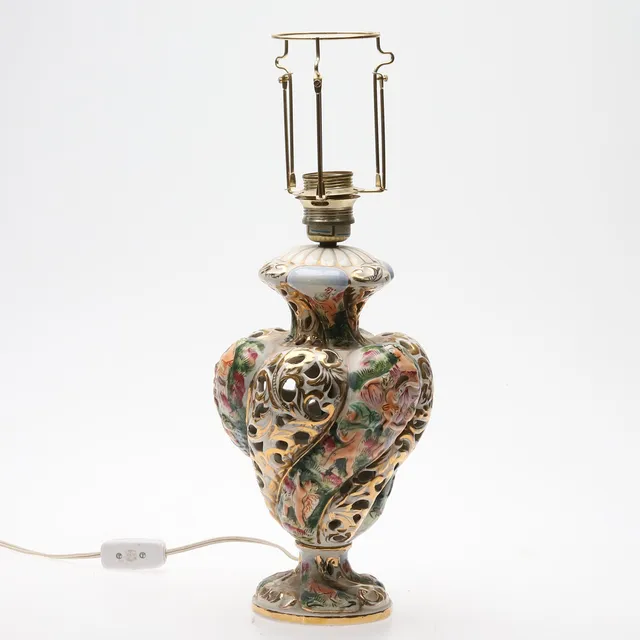 BORDSLAMPA, porslin. 1900-tal.